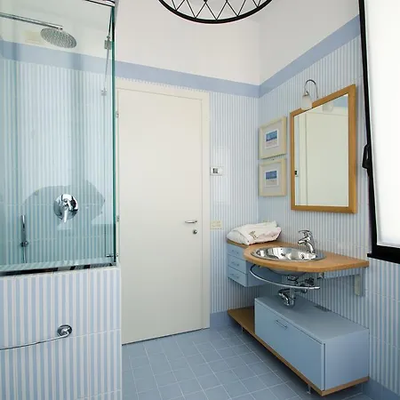 Like Boutique Hotel