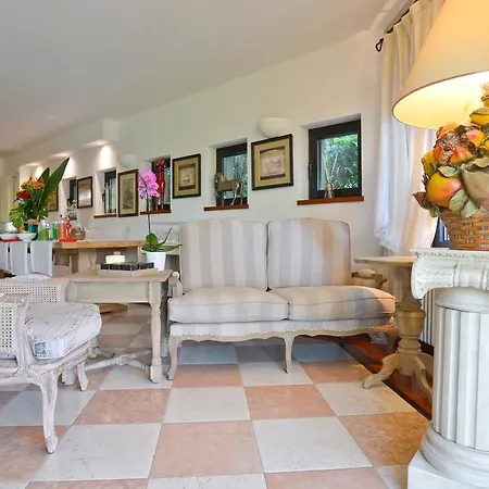 Like Boutique Hotel