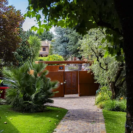 Like Boutique 3* Azzano San Paolo